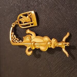 Vintage JJ Gold Tone Climbing Cat 🐈 and Bird 🐦 Cage Pin/Brooch